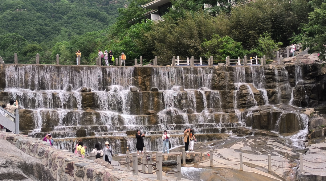 小瀑布